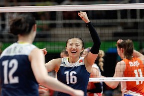 爱游戏体育 -中国队观众热烈欢呼！，字母哥迎来十二赛季出色发挥引发球迷热议